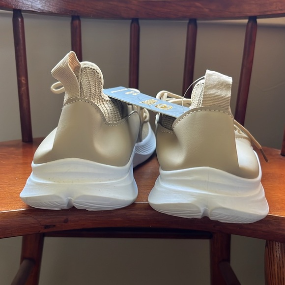 NWT Echo Unltd Men’s Cream/Tan Sneakers Size 9.5 - Picture 4 of 10